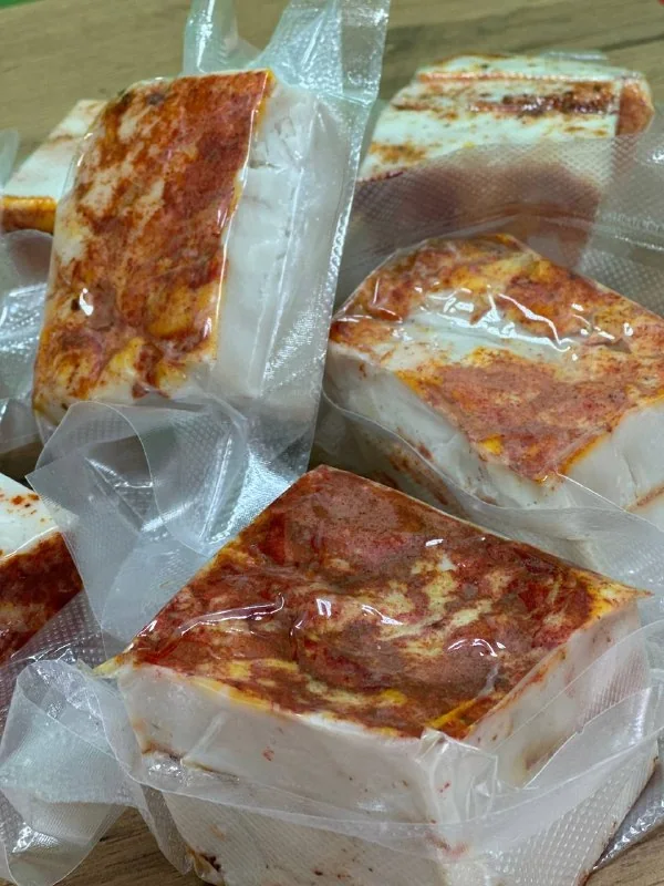 Конский жир с паприкой и чесноком